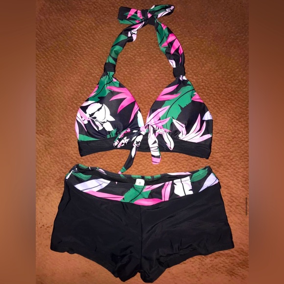 Two-piece swimsuit NWOT!  Size small - Picture 1 of 1